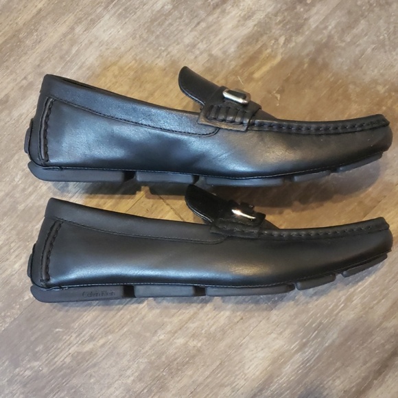 Barely used men's Calvin Klein black loafers - Picture 2 of 3